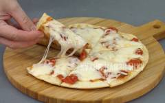 Творожная пицца на сковороде Кухня Наизнанку