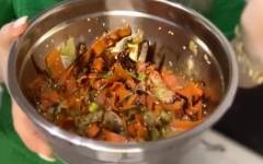 Овощная лапша из кабачков и моркови