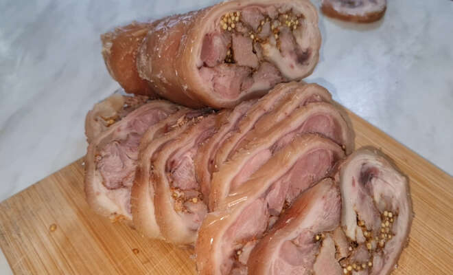 Домашний мясной рулет из рульки свиной вареный рецепт