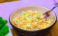 Салат Дружба с плавленным сырком, яйцами, морковью и фасолью