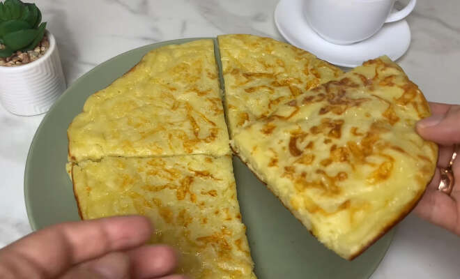 Ленивые хачапури на кефире с сыром на сковороде быстрый