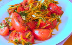 Салат закуска из помидоров и моркови